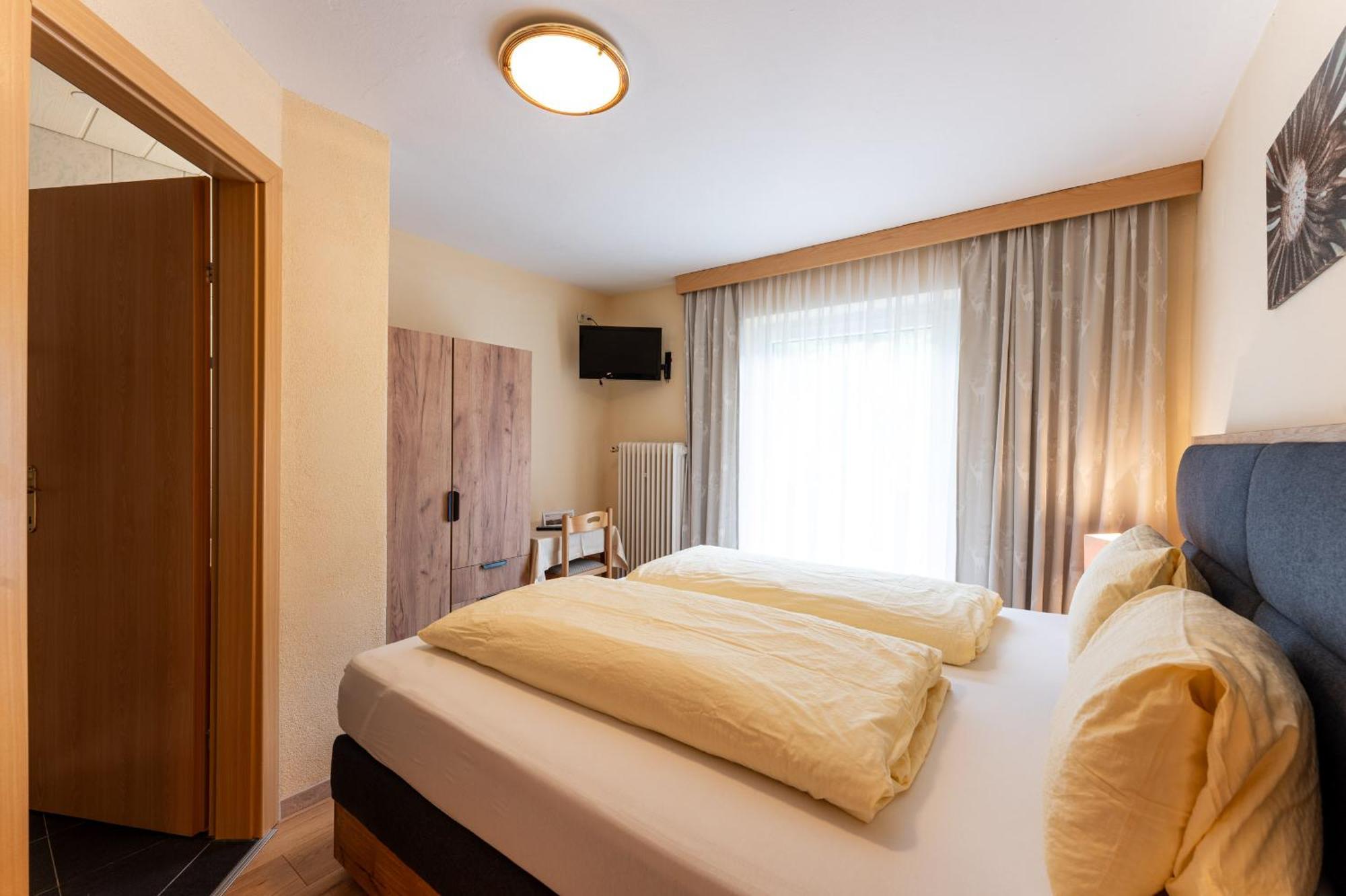 Penzion Gaestehaus -pension Edelweiss Vent